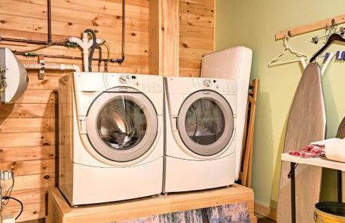 Berkshires Home on 11 Acres with Pond and 2 Fire Pits! - Foto 25