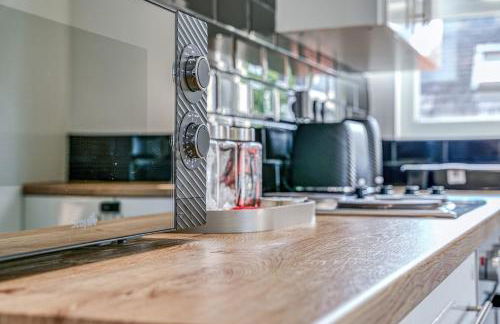 Budget 1-Bed Flat in Manchester - Photo 10