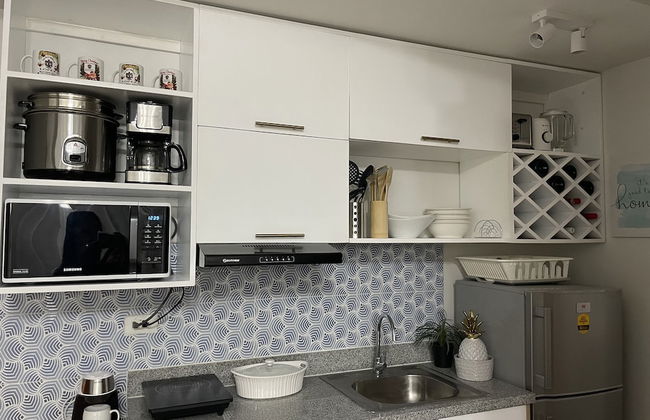 Mesavirre Bacolod | Elegantly Furnished 1BDM w/Balcony @ LOPEZ LUX. - Foto 14