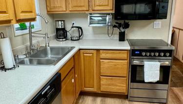 Queen Bea-Seattle-Queen Anne-Basement-Level - Foto 2, stove, dishwasher, toaster