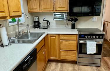 Queen Bea-Seattle-Queen Anne-Basement-Level - Foto 2