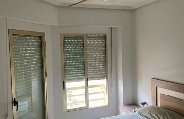 Familiar frente al Mediterráneo Piscina, parking - Photo 5