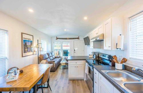 Rainforest Tiny Home Retreat Woodsy - Foto 11