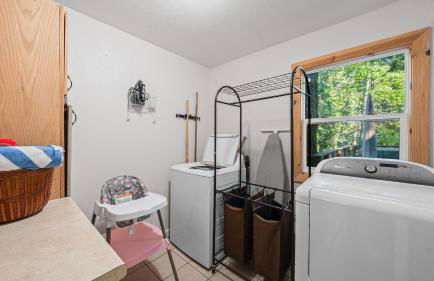 Sweet Pine Deck + Hot Tub, Cozy Modern Interior Close to Ski Resort! - Foto 73