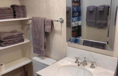 The Glarum House - Gorgeous Historic Home & AC! - Foto 42