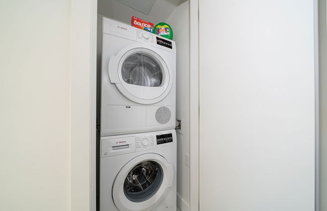 Charming Oasis Close to Airport & Downtown - Photo 21