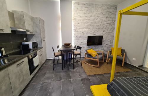 Be Magenta, Art Home - Yellow style - Near Milano, Rho Fiera, Malpensa - Foto 15