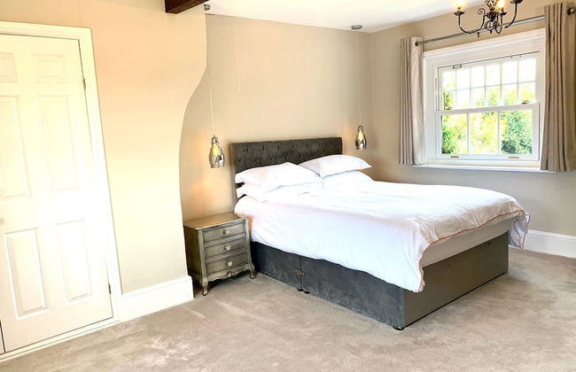 The Farmhouse - Sleeps 12 With Private Grounds - Foto 6