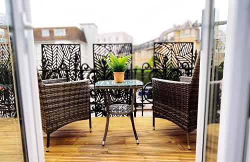 Bournemouth sea view apartment with balcony, minutes from award winning beach and pier - Foto 2