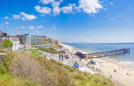 Stunning Apartment-6 Minute walk from Beach-Free Parking - Photo 26