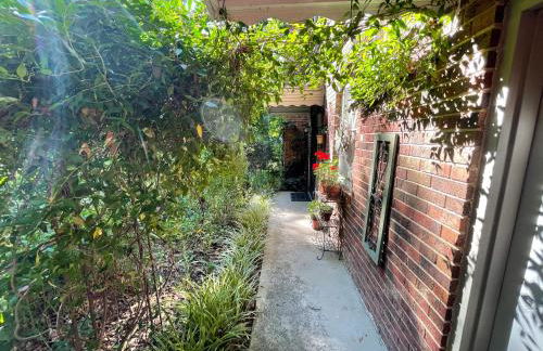 Mary's Place - Studio surrounded by nature but close to High Point - Photo 18