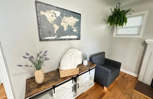 Charming 1930s Style Rustic Home - Photo 2