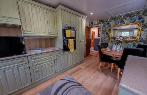 Large country house with garden, outdoor spa area & games room with Hot Tub and Fire Pit - Foto 14