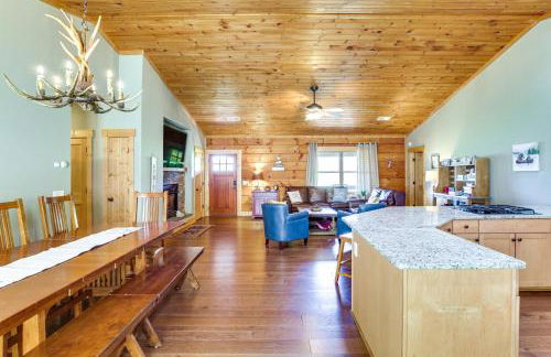 Family Cabin with Private Hot Tub and Views in Boone! - Foto 9