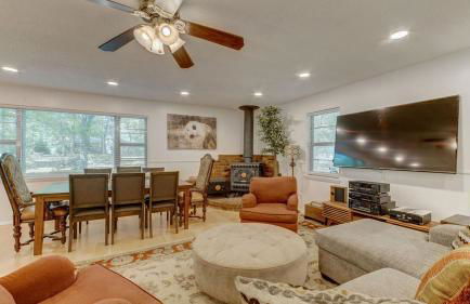 Owl Hoot Lake Retreat- Dock, beach & wooded haven! - Foto 21