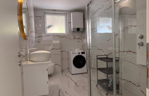 Luxury Oasis With Private Pool & Parking - Foto 8