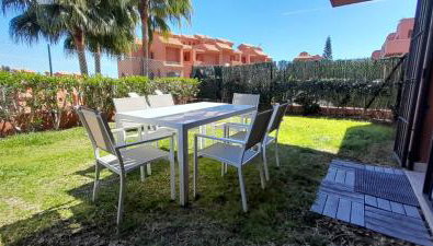 Apartamento de tres dormitorios muy espacioso con jardines y piscinas - Foto 2, Garden