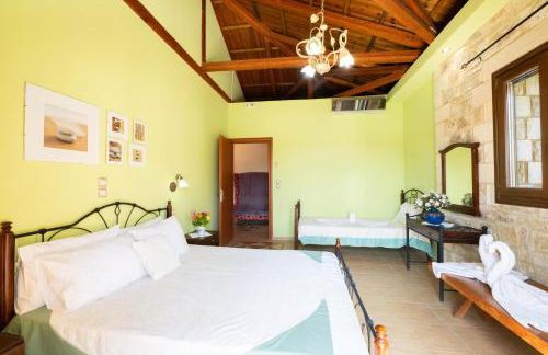 Mountain Oasis - Pool & Playground near Neda Falls - Foto 38