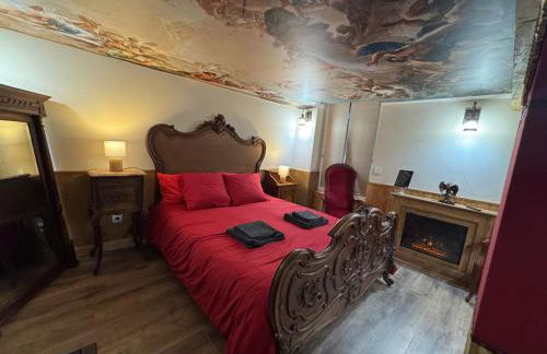 L'Alcôve Secrète Suite médiévale avec Spa - Foto 1