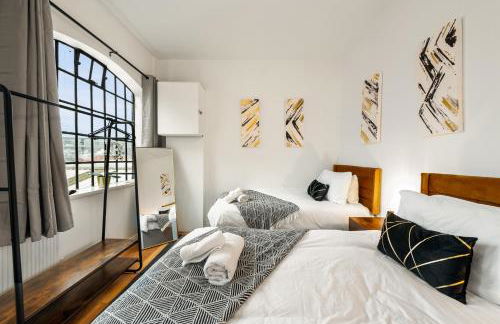 3 Bed Flat - Sleeps 6 - Parking - Wifi - Foto 13