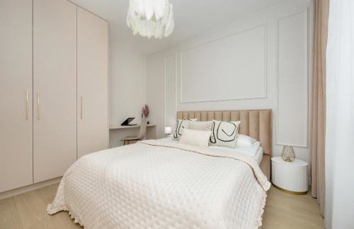 Stylish Apartment with Balcony 7th Floor by Noclegi Renters - Foto 2