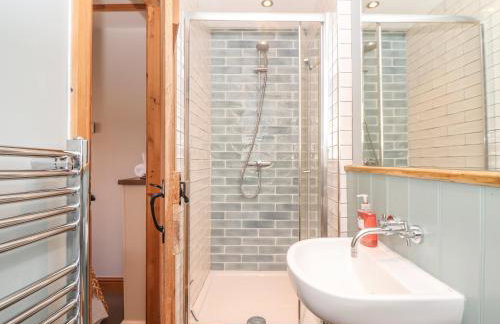 Swallows Nest - Photo 18