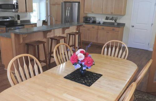 Coastal Charm: SW Oregon home on 2+ quiet acres - Foto 55