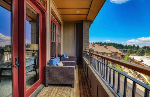 One Village Place 502 by East West Hospitality - Foto 15