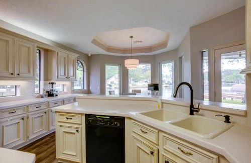 Grills and Boat Dock Comfy Cove on Lake Conroe - Foto 9