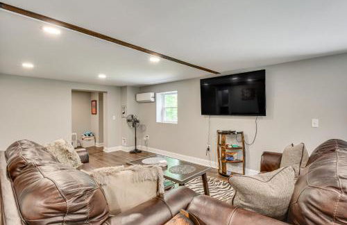 Waterfront Townville Home with Hot Tub and Dock! - Foto 12