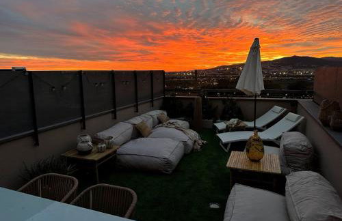 Penthouse with Private Terrace & Pool Access - Foto 10