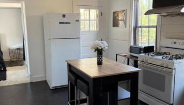 Free Parking! Private Rooftop! 3bd near downtown! - Foto 3, stove