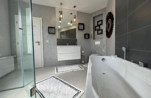 DREAMZzz 130m2 Designerwohnung mit 2 Bädern Gera - Foto 12