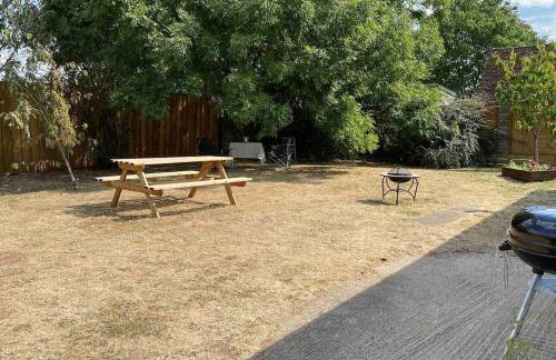 Cheerful 3 bedroom bungalow with indoor fire place - Foto 23