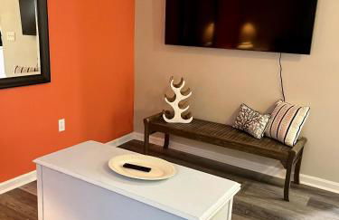 London Towne Bungalow Wloft - Walk To The Beach! - Foto 47