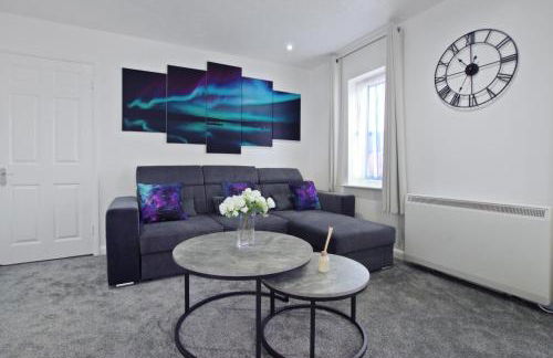 Stylish Cosy 2-Bed flat, fast Wi-Fi, Sky Sports, Sky Cinema & Netflix plus 2 free Parking bays - Foto 3