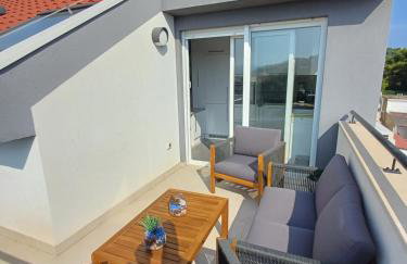 Apartments Mak & Lux - sea & sunset top view - Photo 18