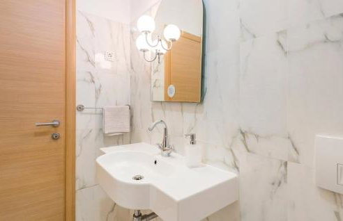 Holiday home in Šušnjevica with swimming pool - Photo 11