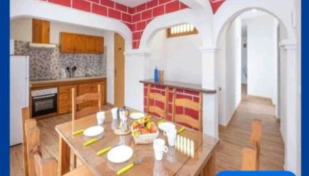 Karin House - Photo 2