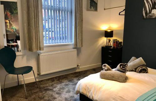 Stylish 3 Bedroom House Only 5 Mins From M6/m58 - Foto 53