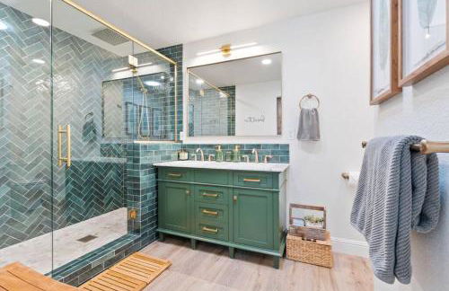 Smiling Otter Retreat! Waterfront/pool/spa/games! - Foto 35