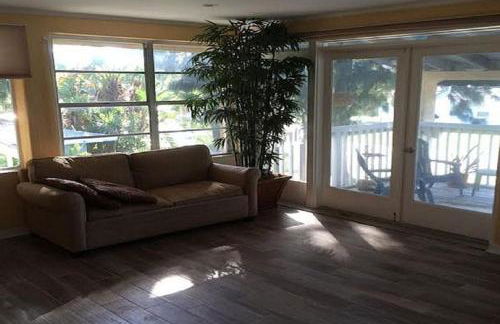 Spacious Beach House Unit,Beautifully Furnished 2 Bed 2Bath./2Min.Walk To Beach - Foto 13