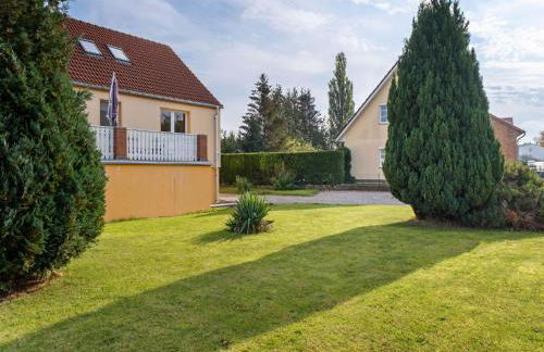 Cozy Coastal Escape with Garden - Foto 31