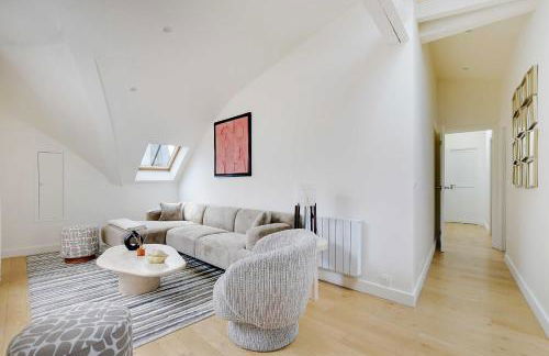 Apt a c 3BR 6P - Saint-Lazare Les Champs Elysée - Foto 10