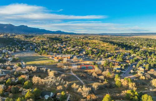 Spacious Rockrimmon Getaway - Sleeps 14 - GameRoom - Foto 50