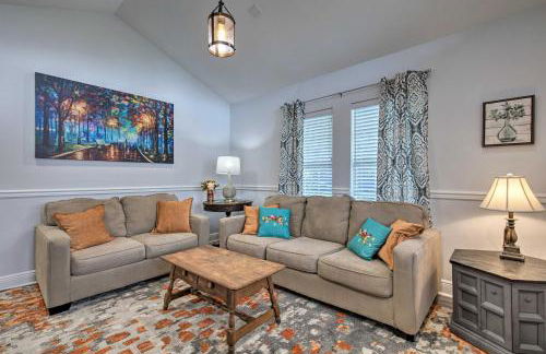 Downtown Ocean Springs Duplex with AandC 1 Mi to Beach - Photo 4