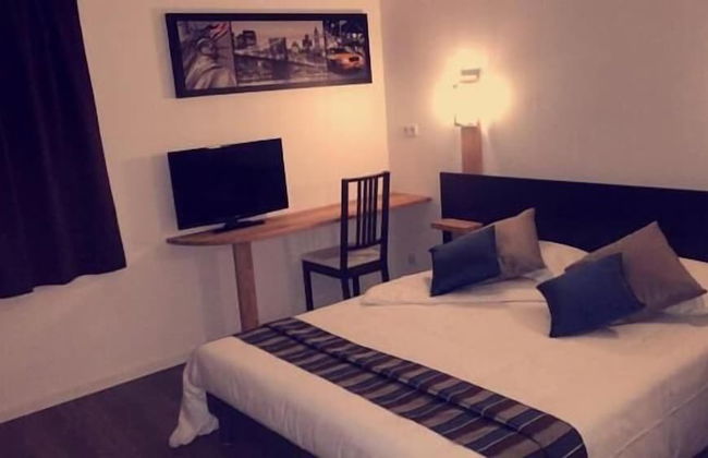 Residella House - Photo 9