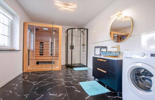 Comfortable house with a swimming pool and sauna - Foto 20