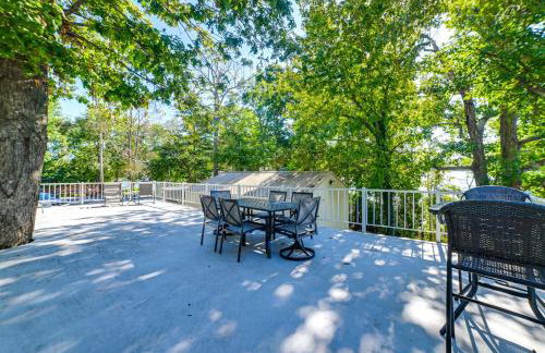 Spacious Kentucky Lake Escape with Dock and Views - Foto 31