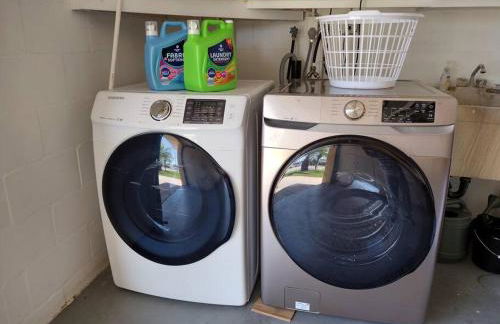 Comfortable Stay- Fully Stocked Home & Coffee Bar- All Essentials Provided - Photo 49